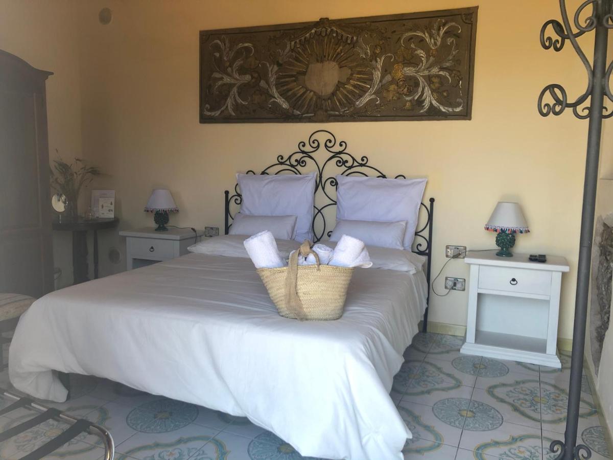 Bed and Breakfast San Noto Antica Residenza Di Caccia Ficarra Exterior foto
