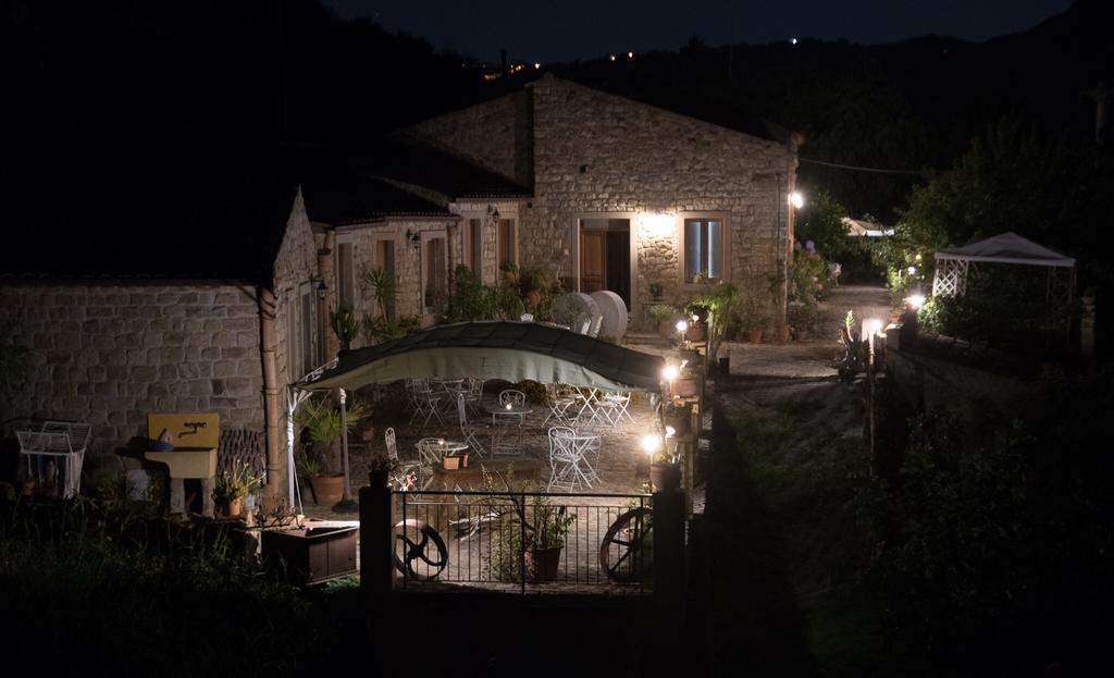 Bed and Breakfast San Noto Antica Residenza Di Caccia Ficarra Exterior foto