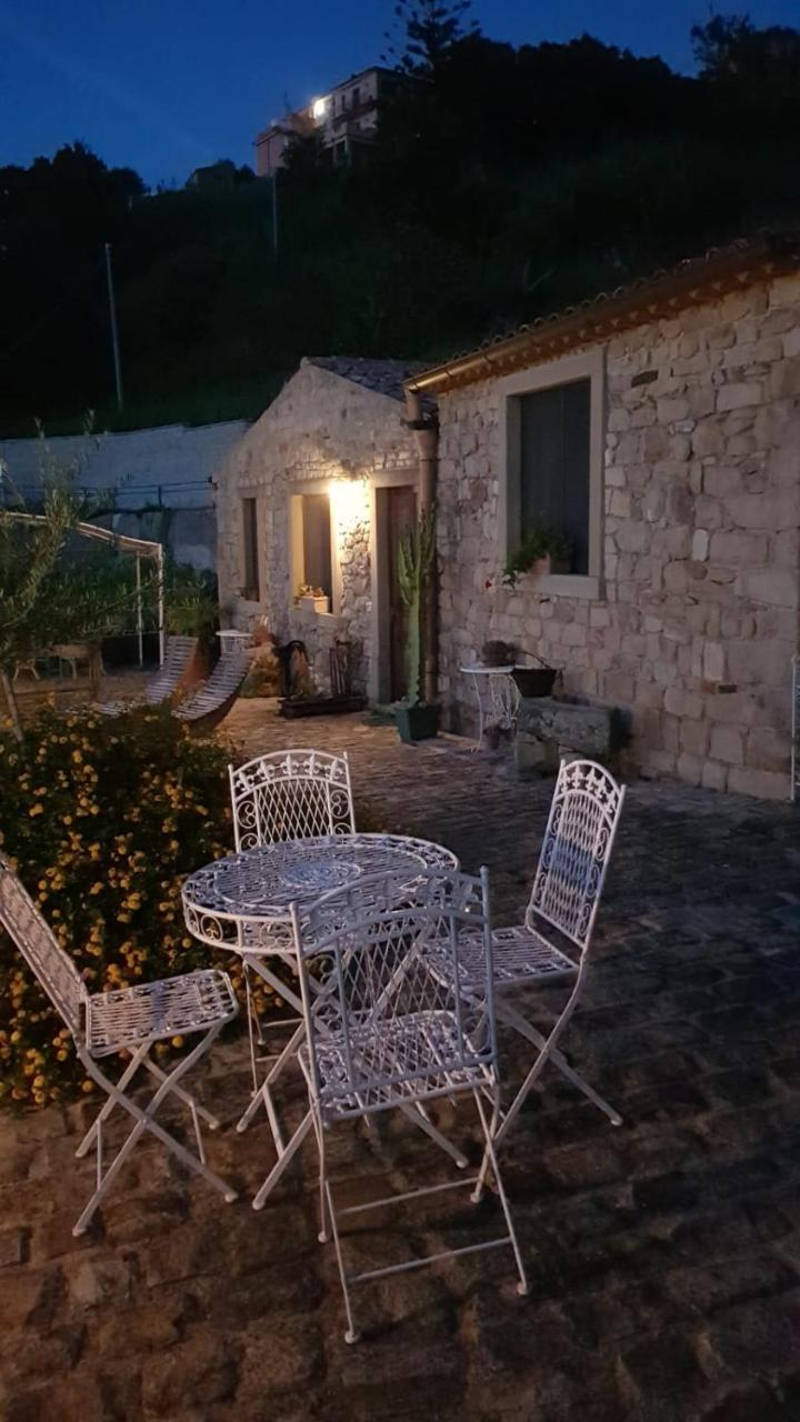 Bed and Breakfast San Noto Antica Residenza Di Caccia Ficarra Exterior foto